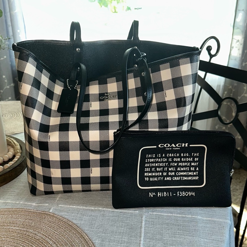 RARE Coach Reversible City Tote Bag - Black/Chalk - EUC
